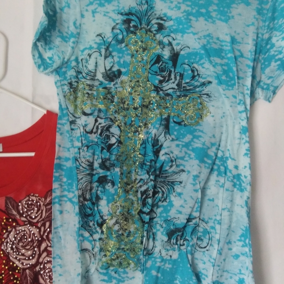 Women's 3 shirt bundle! - Picture 3 of 4